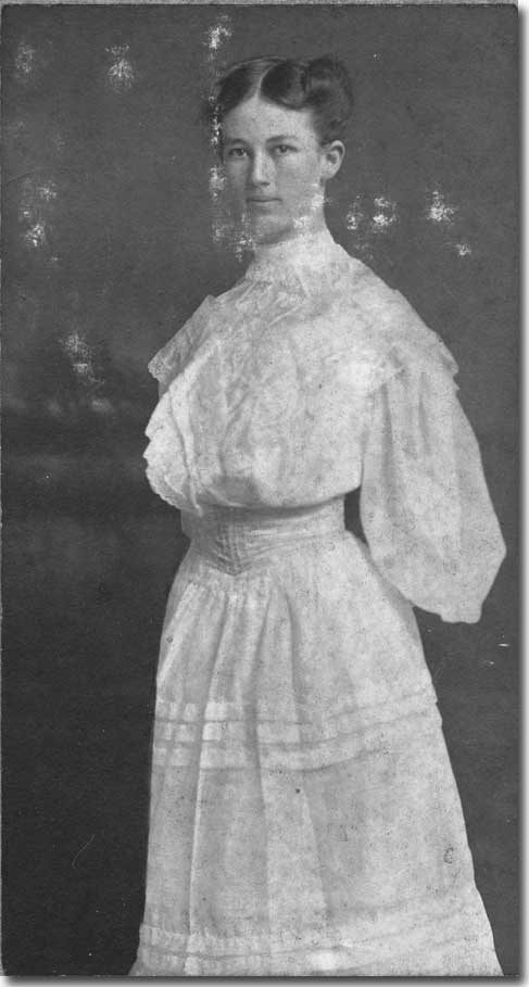 Photo of Edie's mother, Marietta Moore Hamrick, circa 1904